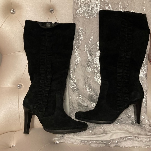 NEW Colin Stuart Black Suede Ruffle Knee High Heeled Boots Size 11M - Picture 5 of 9